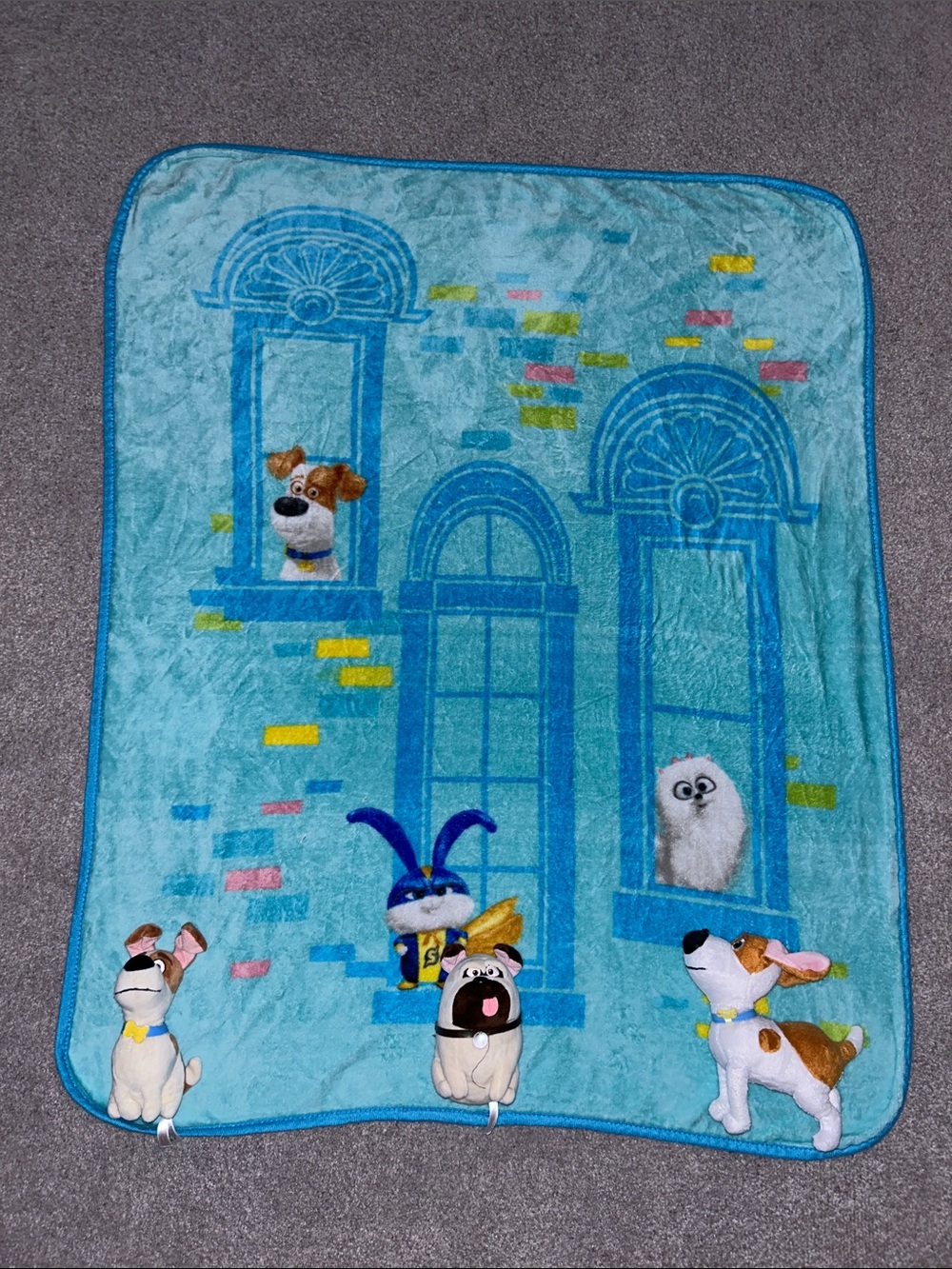 The Secret Life of Pets Blanket & Plush Toys